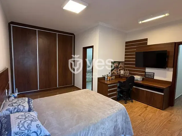 Casa 3 quartos e 3 banheiros, à venda, no bairro Centro em Araxá