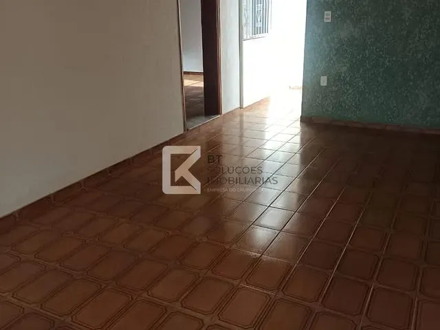 Casa com 182m² 2 quartos e 2 banheiros, à venda ou para alugar, no bairro Centro em Indaiatuba