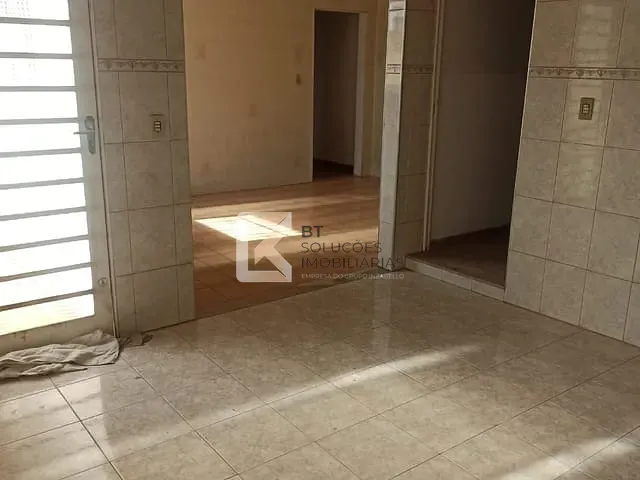 Casa com 182m² 2 quartos e 2 banheiros, à venda ou para alugar, no bairro Centro em Indaiatuba