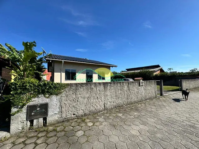 Casa 2 quartos e 2 banheiros, à venda, no bairro Ribeirão da Ilha em Florianópolis