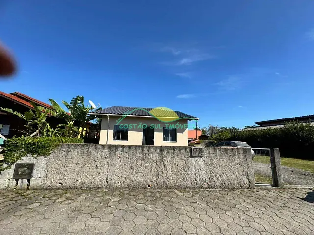Casa 2 quartos e 2 banheiros, à venda, no bairro Ribeirão da Ilha em Florianópolis
