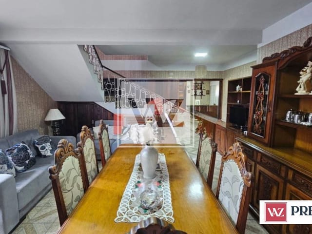 Casa com 318m² 6 quartos e 5 banheiros, à venda, no bairro Centro em Ponta Grossa