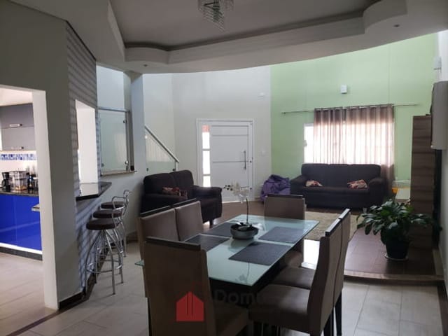 Casa com 250m², à venda, no bairro Residencial Pasin em Pindamonhangaba