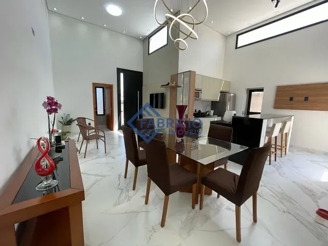 Casa com 257m² 3 quartos e 2 banheiros, à venda, no bairro Vila Renascer em Vinhedo