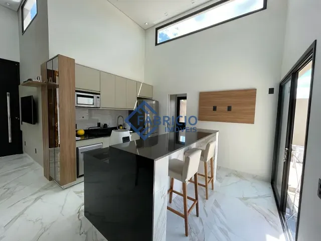 Casa com 257m² 3 quartos e 2 banheiros, à venda, no bairro Vila Renascer em Vinhedo