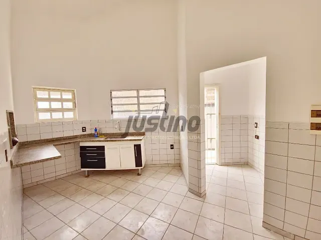 Casa com 312m² 3 quartos e 1 banheiro, à venda, no bairro Grandesp em Itanhaém