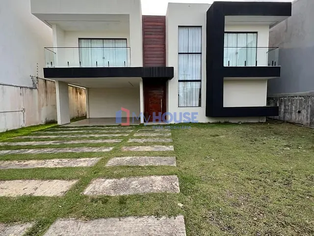 Casa com 450m² 4 quartos e 4 banheiros, à venda, no bairro Nossa Senhora da Vitória em Ilhéus