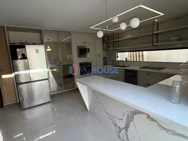 Casa com 450m² 4 quartos e 4 banheiros, à venda, no bairro Nossa Senhora da Vitória em Ilhéus
