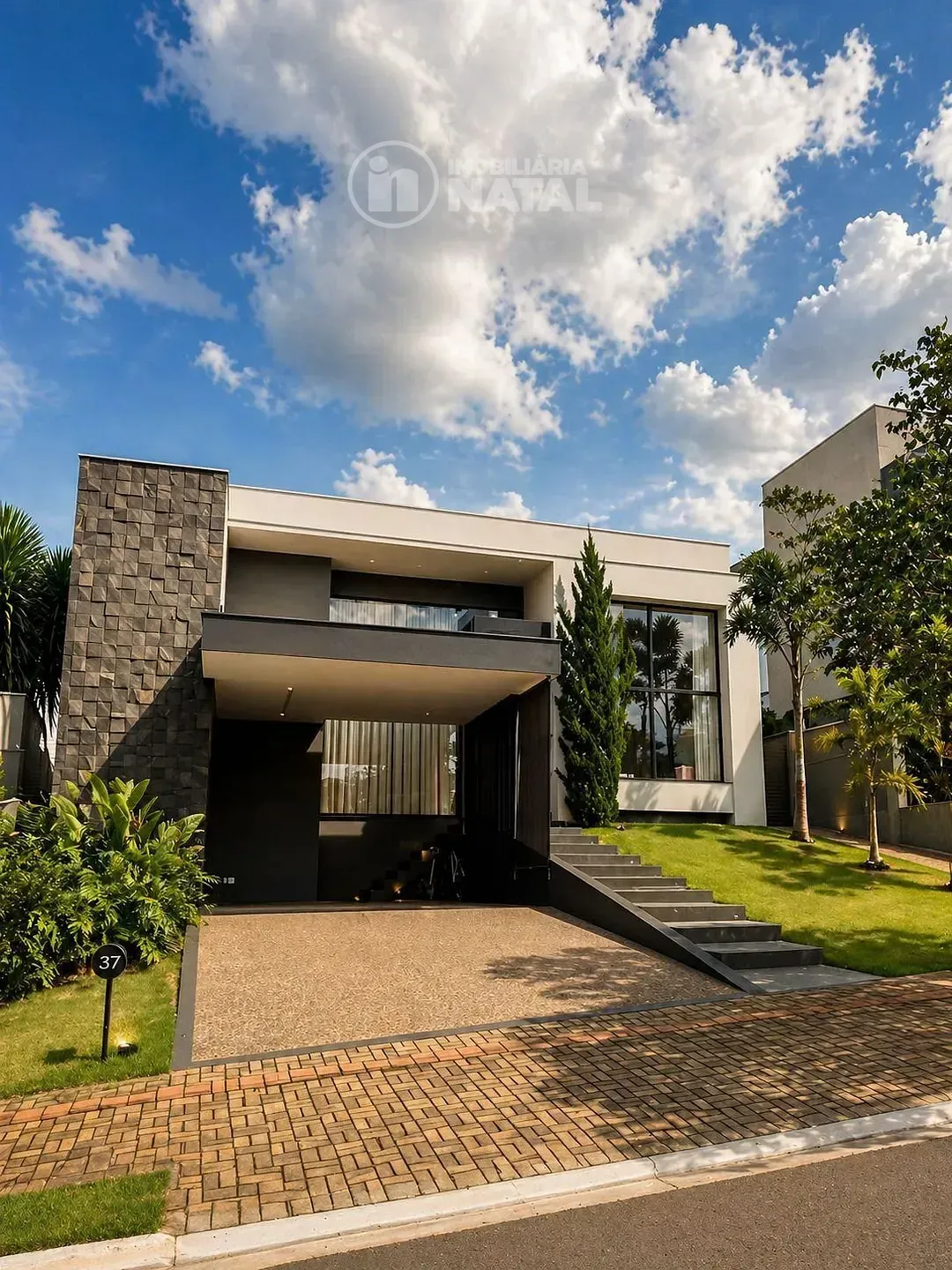 Casa, 3 quartos, 239 m² - Foto 1