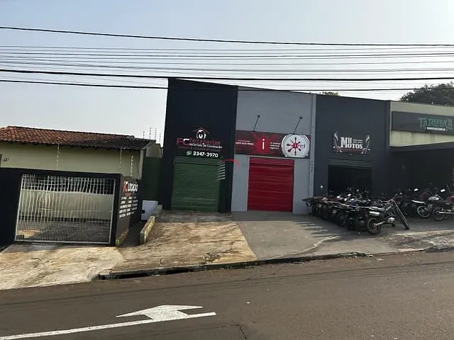 Casa com 450m², à venda, no bairro Colúmbia em Londrina