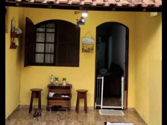 Casa 2 quartos e 2 banheiros, à venda, no bairro Jardim Campomar em Rio das Ostras