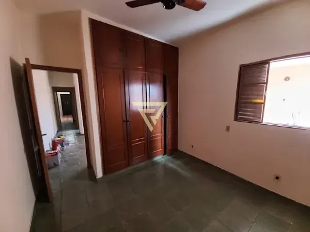 Casa com 200m² 3 quartos e 1 banheiro, à venda, no bairro Ipiranga em Ribeirão Preto