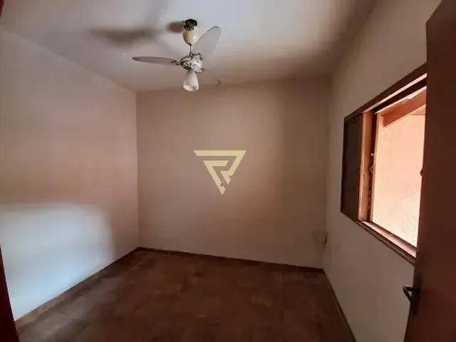 Casa com 200m² 3 quartos e 1 banheiro, à venda, no bairro Ipiranga em Ribeirão Preto