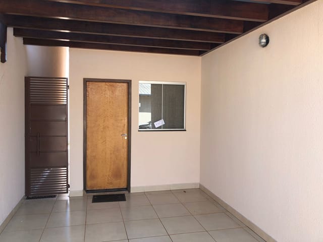 Casa com 204m² 2 quartos e 2 banheiros, à venda ou para alugar, no bairro Parque Residencial Rita Vieira em Campo Grande
