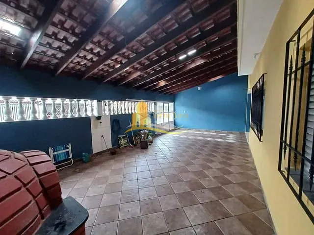Casa 2 quartos e 1 banheiro, à venda, no bairro Tupi em Praia Grande