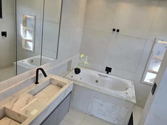 Casa com 218m² 4 quartos e 5 banheiros, à venda, no bairro Residencial dos Ipês Extensão em Goiânia