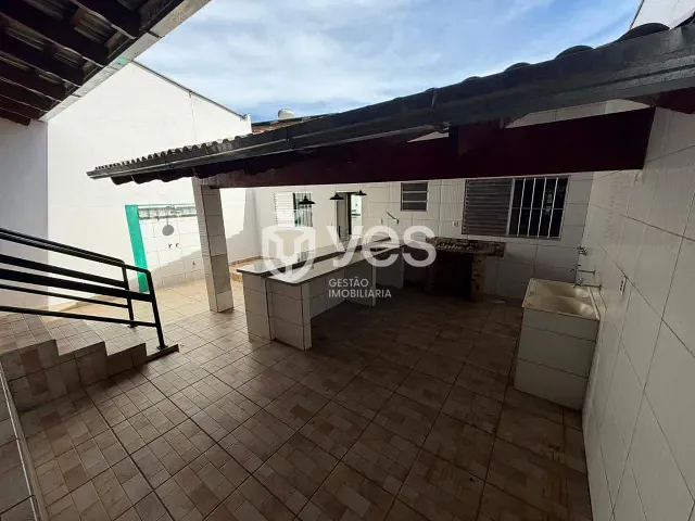 Casa 3 quartos e 2 banheiros, para alugar, no bairro Vila São Pedro em Araxá