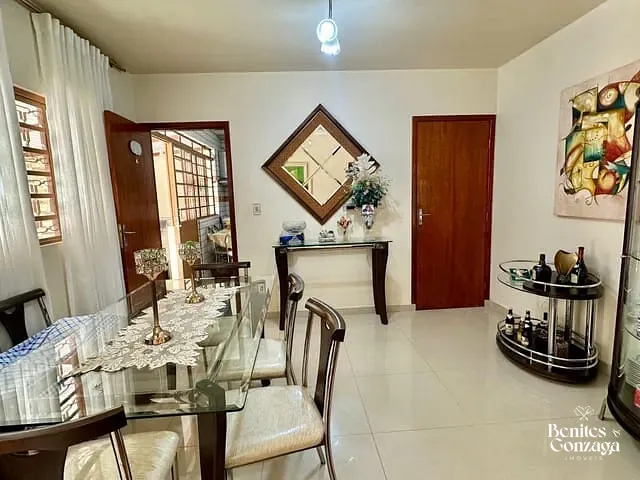 Casa 3 quartos e 3 banheiros, à venda, no bairro Zona 04 em Maringá