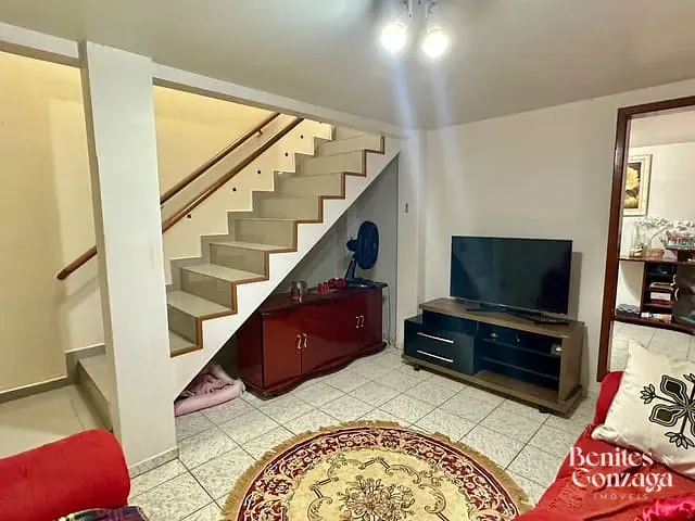 Casa 3 quartos e 3 banheiros, à venda, no bairro Zona 04 em Maringá