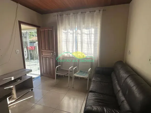 Casa com 200m² 2 quartos e 1 banheiro, para alugar, no bairro Morro das Pedras em Florianópolis