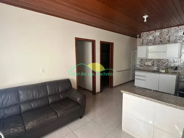 Casa com 200m² 2 quartos e 1 banheiro, para alugar, no bairro Morro das Pedras em Florianópolis