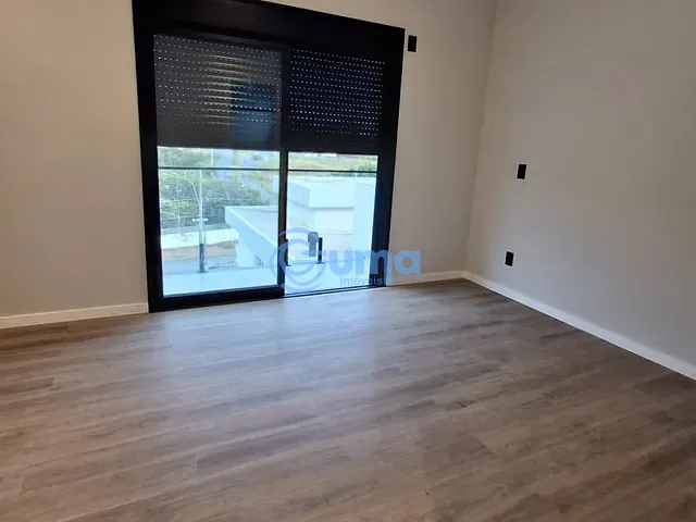Casa com 305m² 3 quartos e 4 banheiros, à venda, no bairro Condomínio Villa Real de Bragança em Bragança Paulista