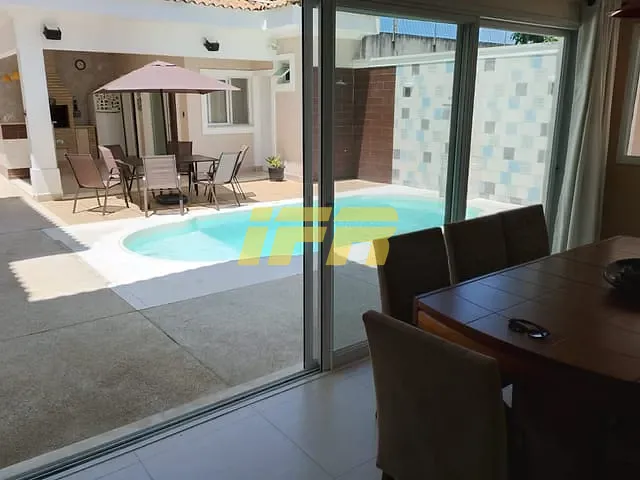 Casa com 350m² 4 quartos e 4 banheiros, à venda, no bairro Condomínio Jardim Oásis em Taubaté