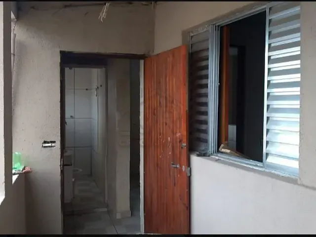 Casa com 200m² 2 quartos e 1 banheiro, à venda, no bairro Jardim Zaira em Mauá