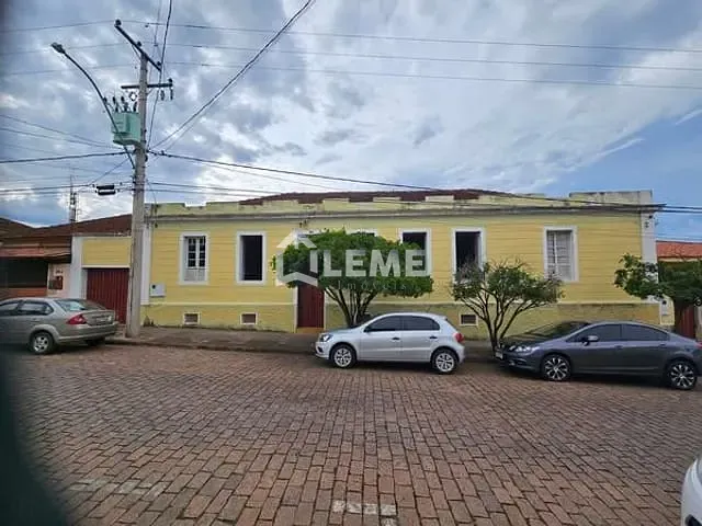 Casa com 792m² 6 quartos e 3 banheiros, à venda, no bairro Brás em Mococa