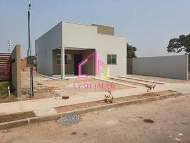 Casa com 250m² 3 quartos e 2 banheiros, à venda, no bairro Distrito Industrial em Cuiabá