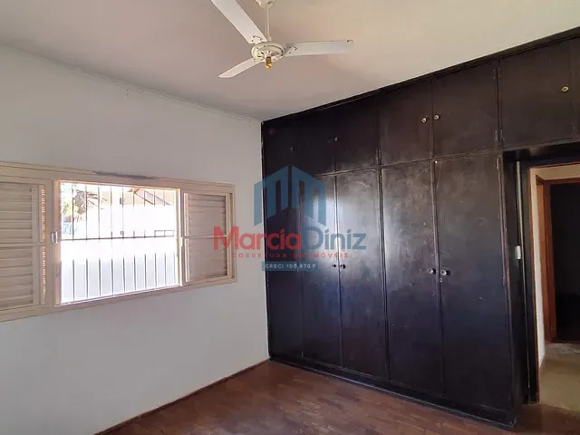 Casa 3 quartos e 1 banheiro, para alugar, no bairro Jardim Pouso Alto em Ituverava