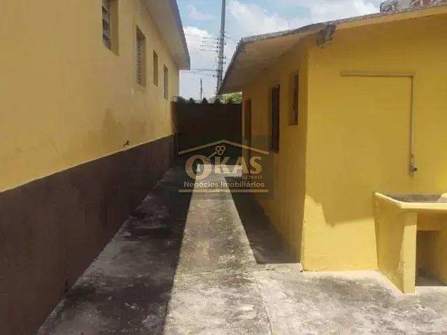 Casa com 298m² 2 quartos e 2 banheiros, à venda, no bairro Vila Helena em Suzano