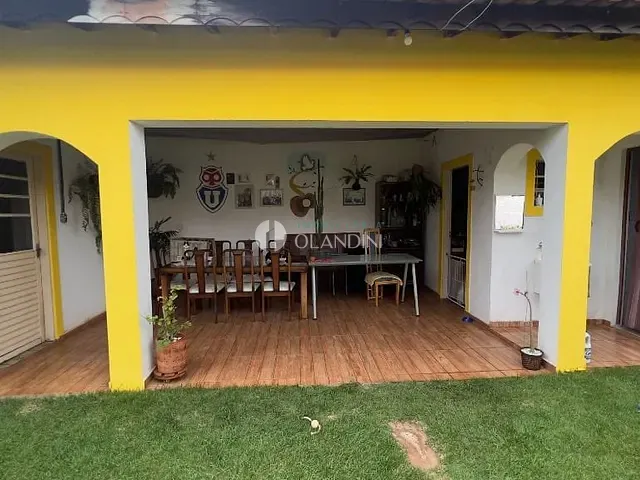 Casa com 300m² 2 quartos e 2 banheiros, à venda, no bairro Itamaraty em Artur Nogueira
