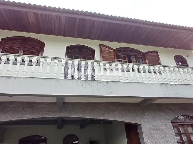 Casa com 200m², à venda, no bairro Loteamento Pineville em Pinhais