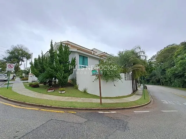 Casa com 400m² 4 quartos e 7 banheiros, à venda, no bairro Condomínio Jardim Residencial Tivoli em Sorocaba