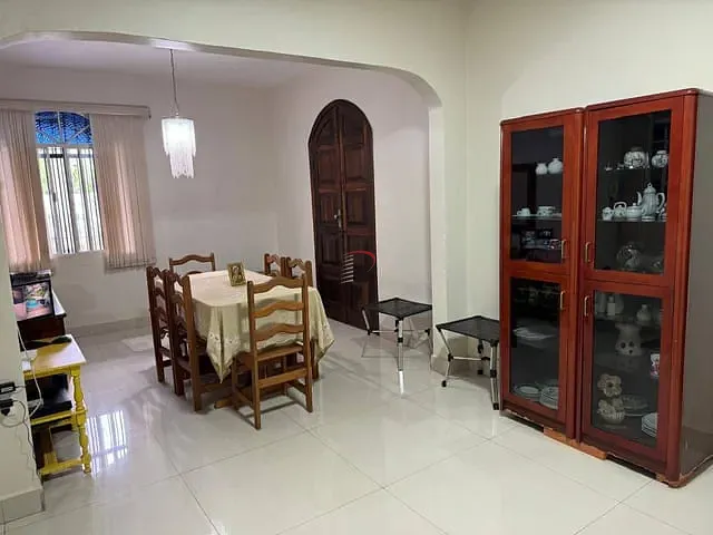 Casa com 543m² 3 quartos e 2 banheiros, para alugar, no bairro Jardim Shangri-la A em Londrina