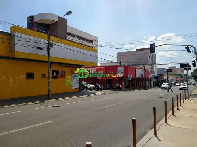 Casa com 230m², para alugar, no bairro Centro em Teresina