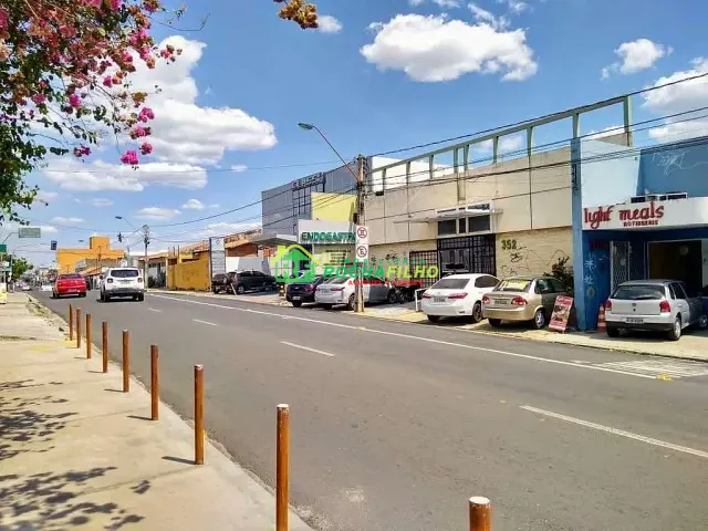 Casa com 230m², para alugar, no bairro Centro em Teresina