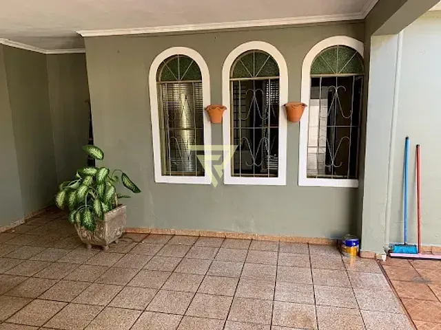 Casa com 196m² 3 quartos e 2 banheiros, à venda, no bairro Antônio Marincek em Ribeirão Preto