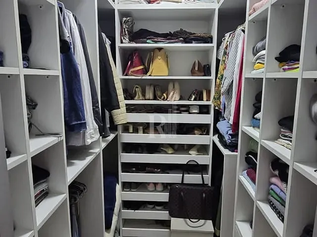 Casa 3 quartos e 4 banheiros, à venda, no bairro Universitário em Tijucas