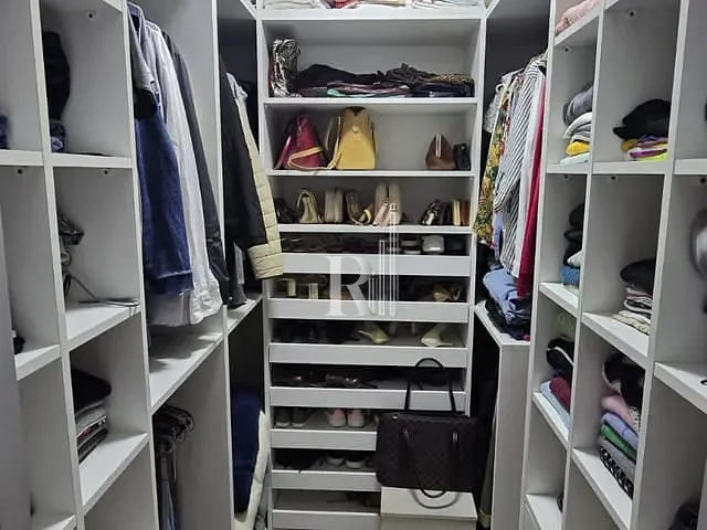 Casa 3 quartos e 4 banheiros, à venda, no bairro Universitário em Tijucas