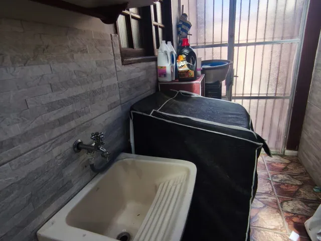 Casa 3 quartos e 1 banheiro, à venda, no bairro Extensão do Bosque em Rio das Ostras