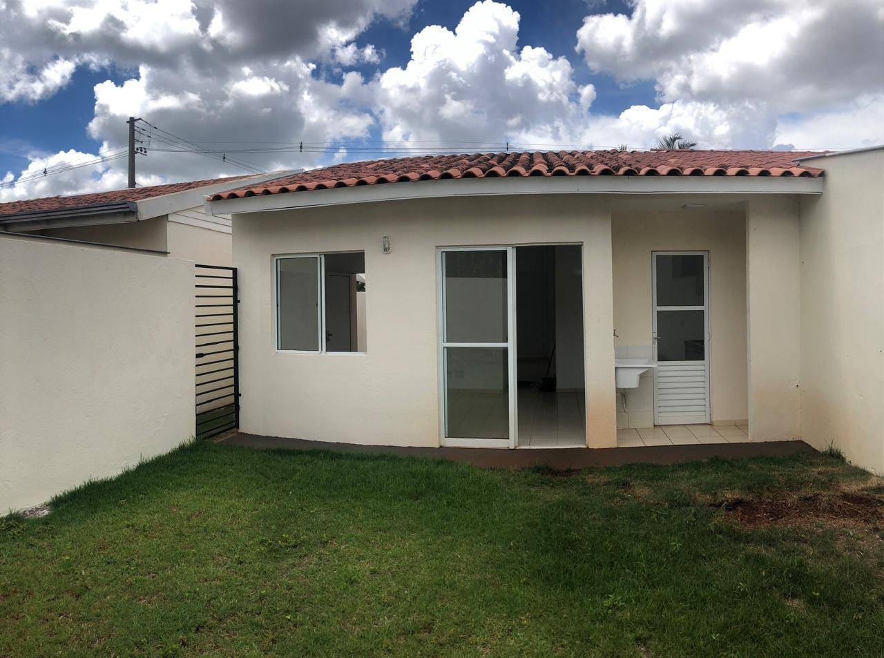 Casa à venda com 2 quartos, 55m² - Foto 9