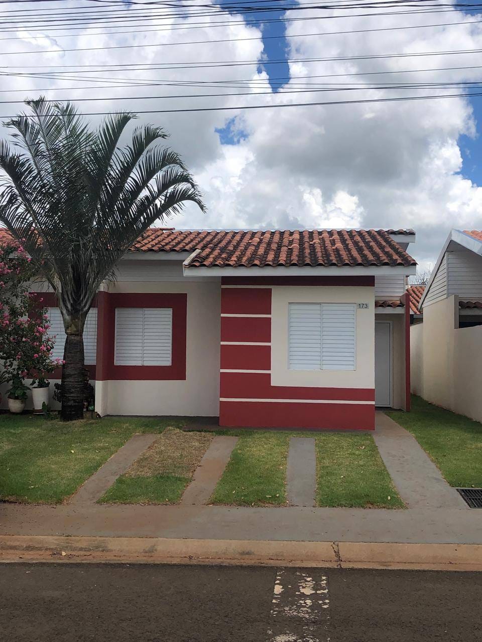 Casa à venda com 2 quartos, 55m² - Foto 1