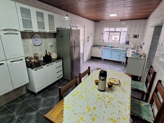Casa 3 quartos e 2 banheiros, à venda, no bairro Vila Bandeirantes em Poá