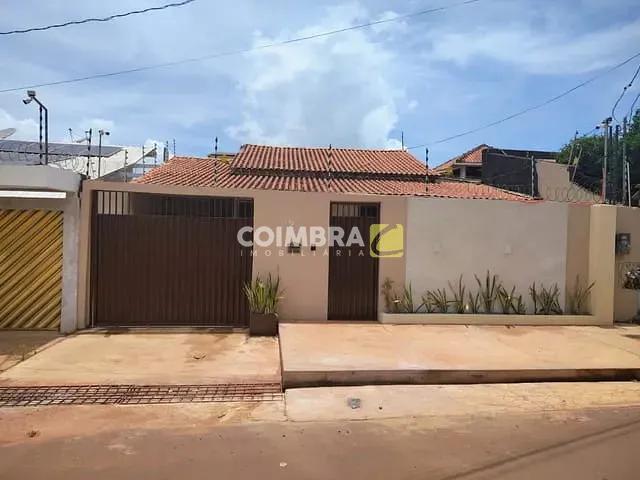 Casa com 317m² 4 quartos e 1 banheiro, para alugar, no bairro Interventoria em Santarém
