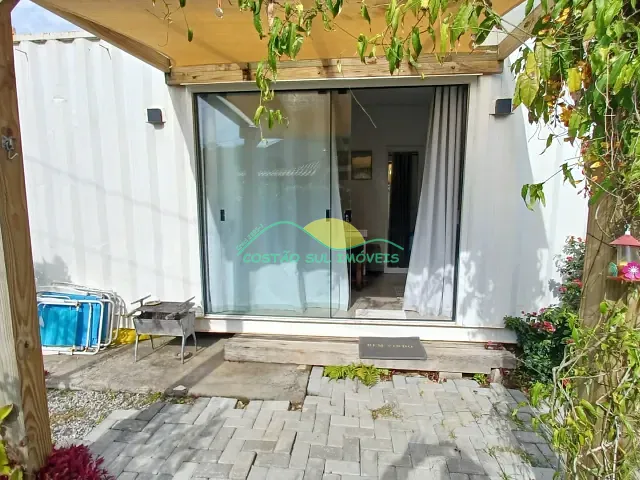 Casa 2 quartos e 2 banheiros, à venda, no bairro Morro das Pedras em Florianópolis
