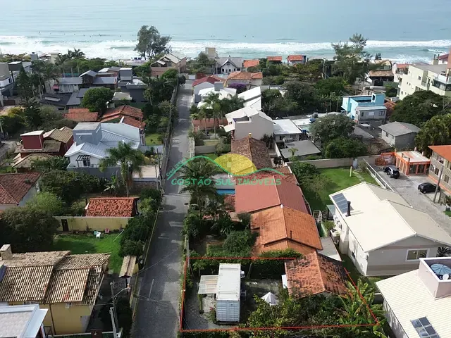 Casa 2 quartos e 2 banheiros, à venda, no bairro Morro das Pedras em Florianópolis