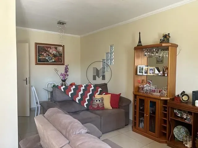 Casa com 250m² 2 quartos e 3 banheiros, à venda, no bairro Residencial Village Santana em Guaratinguetá