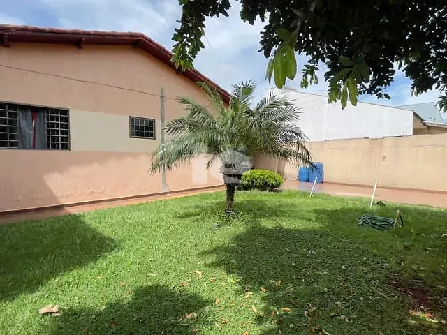 Casa com 460m² 3 quartos e 1 banheiro, à venda, no bairro Vila Oliveira em Rolândia
